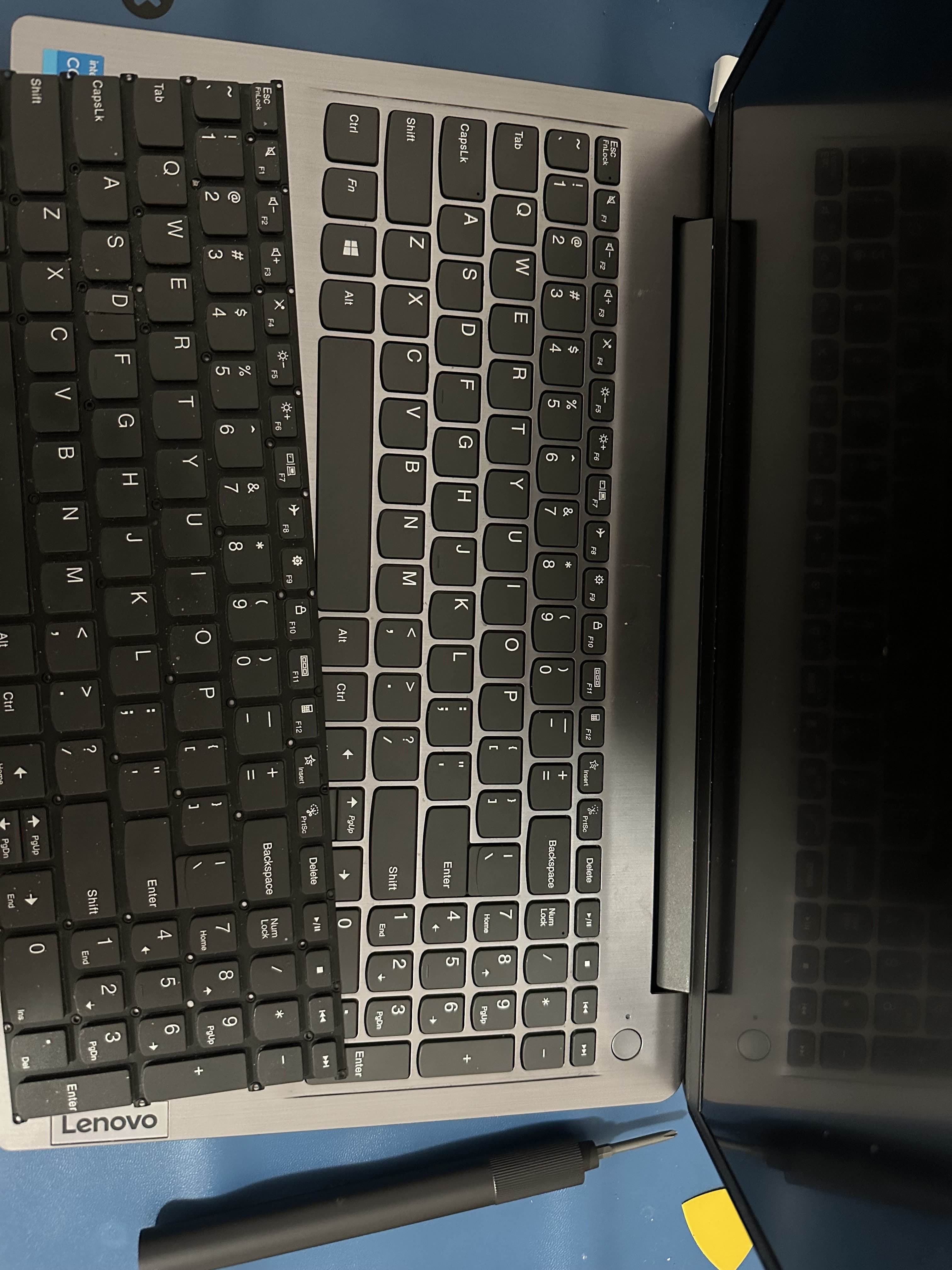 Wymiana klawiatury w laptopie