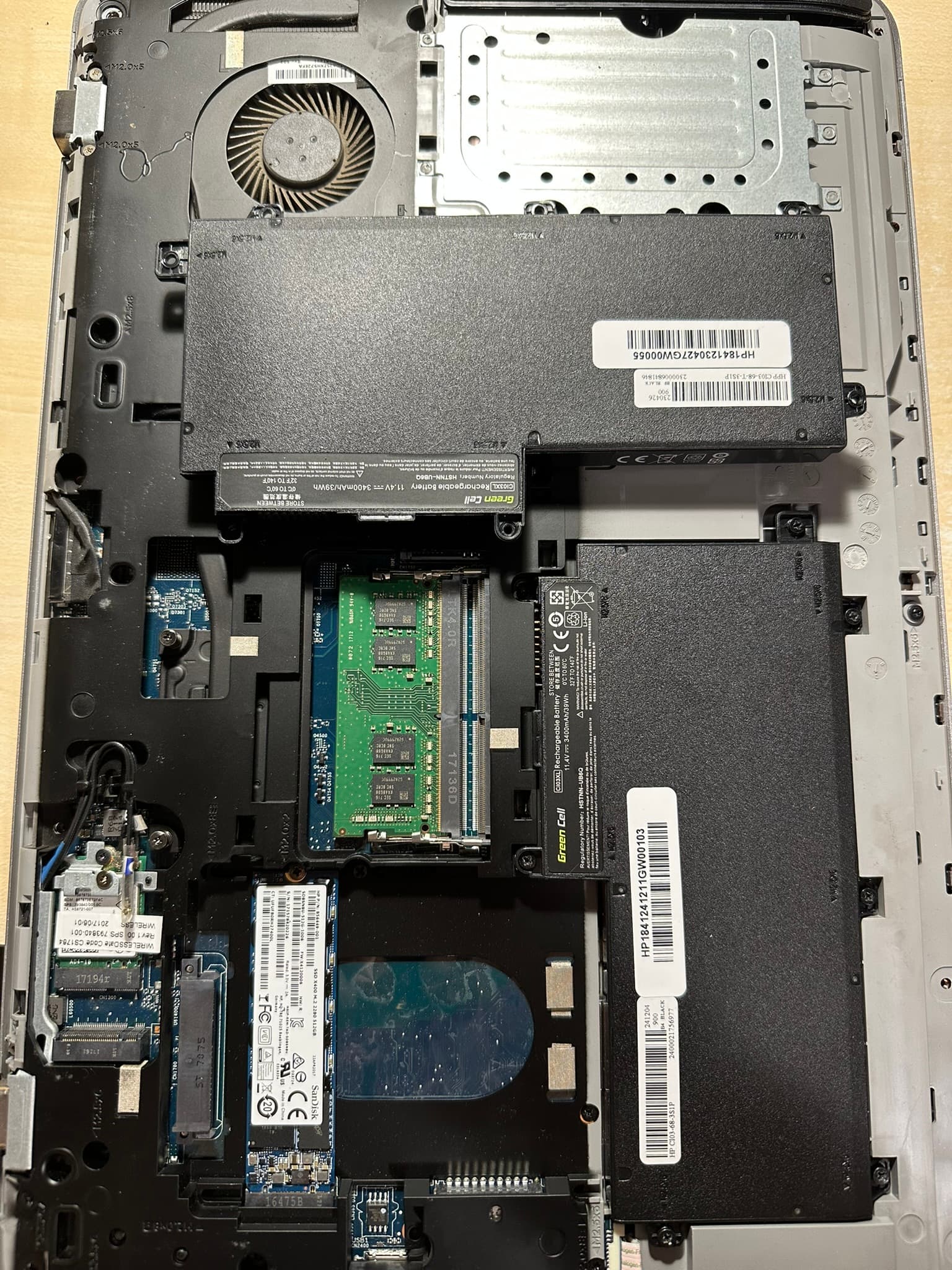 Wymiana baterii w laptopie